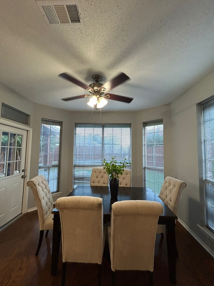 Modern 4br Retreat In Frisco - Frisco, TX