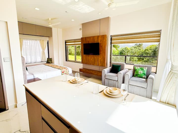 Studio W/ Western Ghat View + Ac + Rooftop Pool - Kuttikkanam