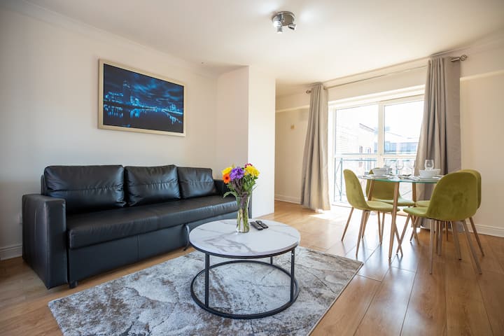 St Patrick's District Spacious 2 Bed Apartment - Dublin