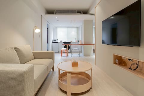 X4B Urban Tranquility Residence (with elevator) | Double Bed for 4, Near Taipei Station, Urban Trave