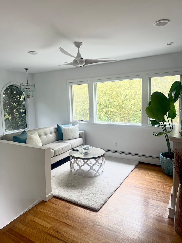 Hamptons Retreat • Hot Tub • Minutes To Beaches - East Quogue, NY