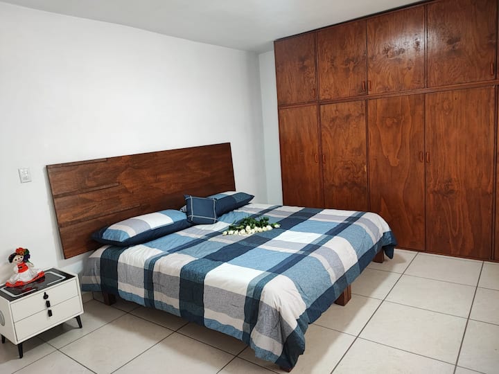 Recamara cama King Size , Buro Inteligente, dollap