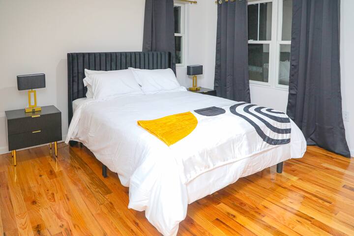 Upscale 3BR/2.5BA Near EWR & Penn station gallery image 3