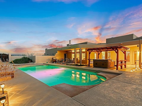 Sunrise Oasis 6beds•3.5baths•Pool