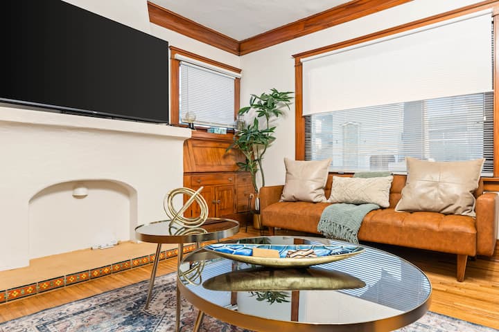 Stylish 4br 2ba Home Near Csulb Airport And Beach - Long Beach, CA