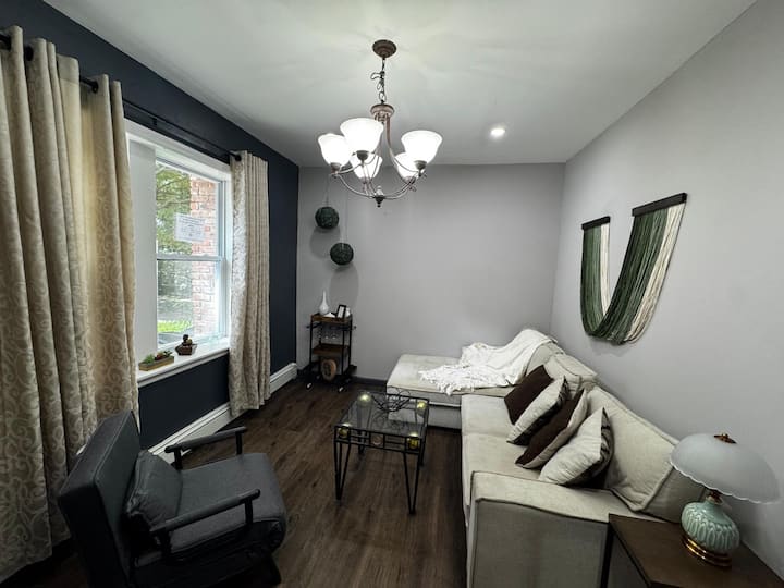 (Apt A) - Next To Hiking Trail - Front Entrance - Dobbs Ferry, NY