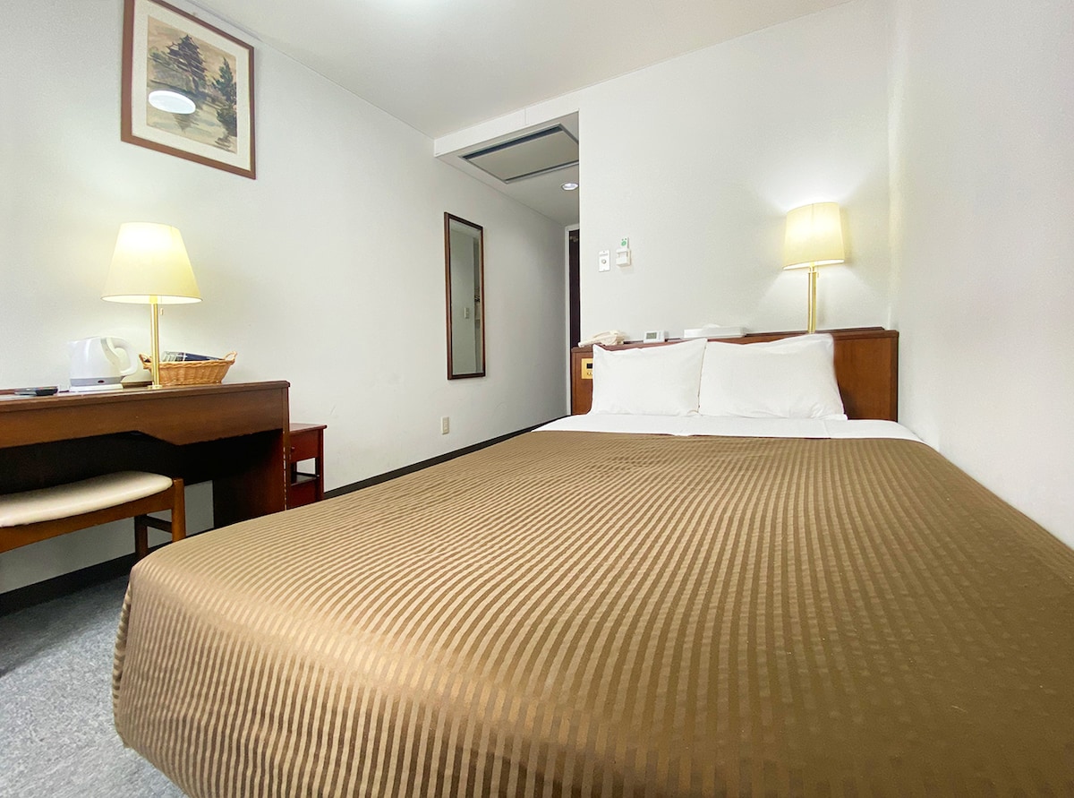 להירגע בחדר ★הכפול עם מיטה ברוחב★ 140 ס"מ.