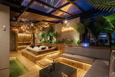 Autumn Ember Oasis - Jacuzzi, Sauna and 4k Theater