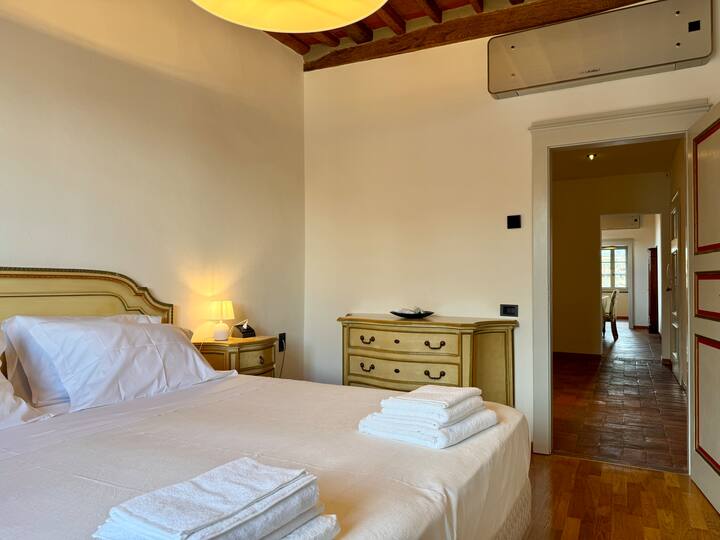 El mobiliario de las habitaciones de estilo vintage es original del hotel Danieli de Venecia