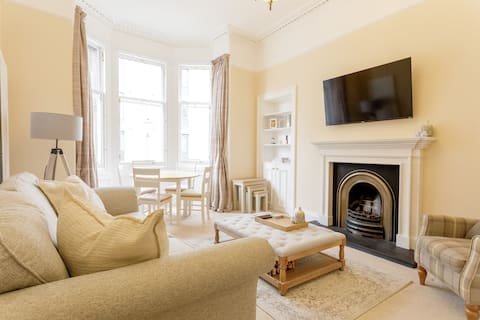 Successful Airbnb property: 2-bed Flat on The Meadows: Close to Old Town in Edinburgh
