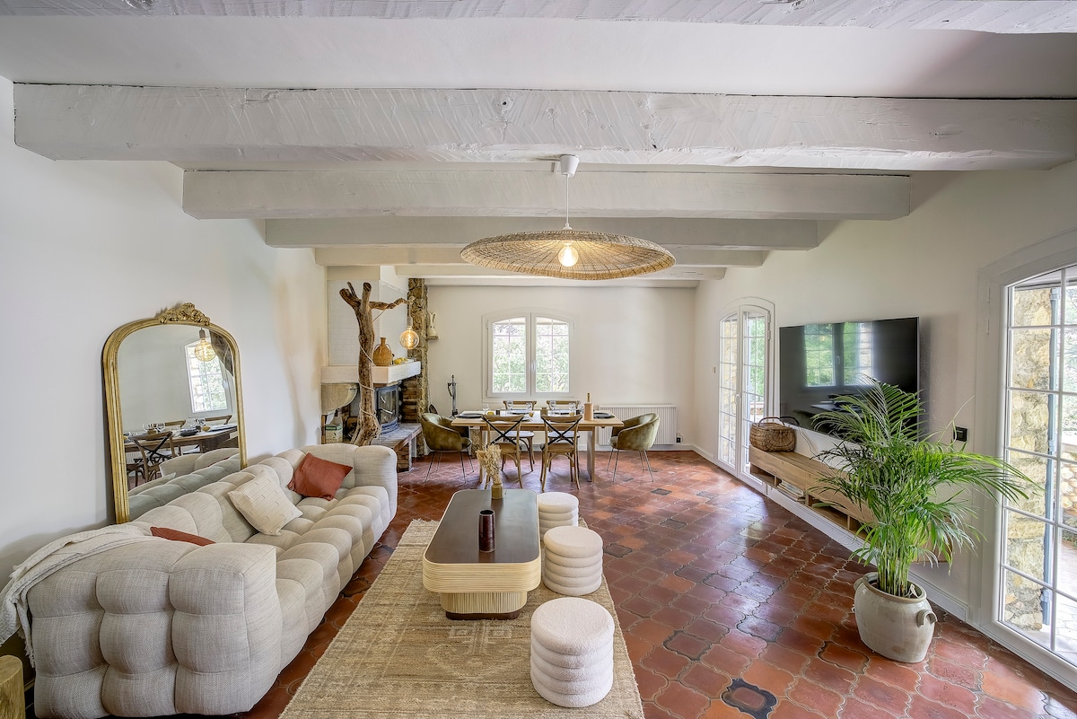 Top performing Airbnb: Villa Fayence- pool, garden and AC in Fayence