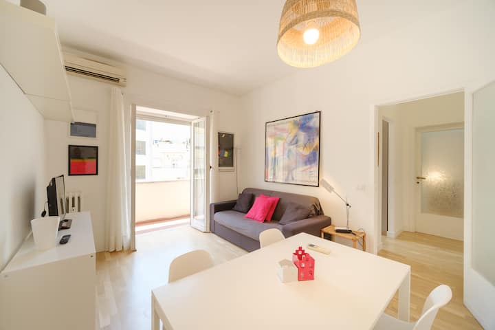 Vicino Trastevere: Appartamento Moderno + Balcone - 
