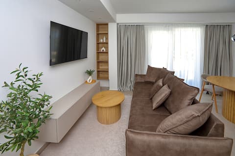 Top performing Airbnb: Apartment Angelo 2, by the sea! in Zadar