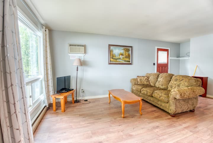 Lake Front Cottage With Water Activities - Kingston