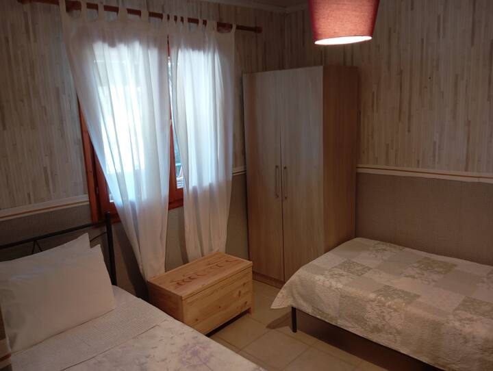 DORMITORIO CON DOS CAMAS INDIVIDUALES