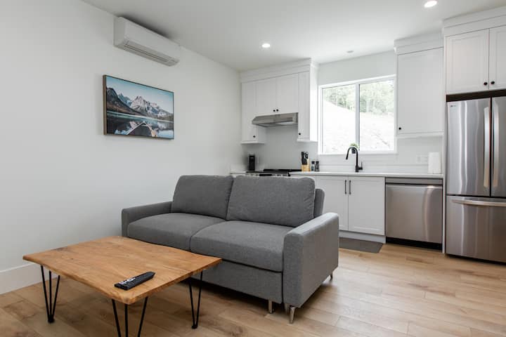 Lakeside Living – New 1 Bedroom Retreat - Lake Cowichan