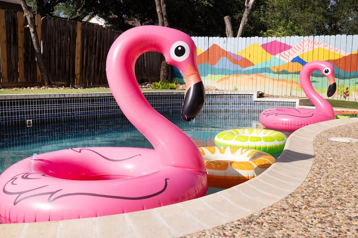 Epic Group Getaway | Pool, Game Room & Attractions - Helotes, TX