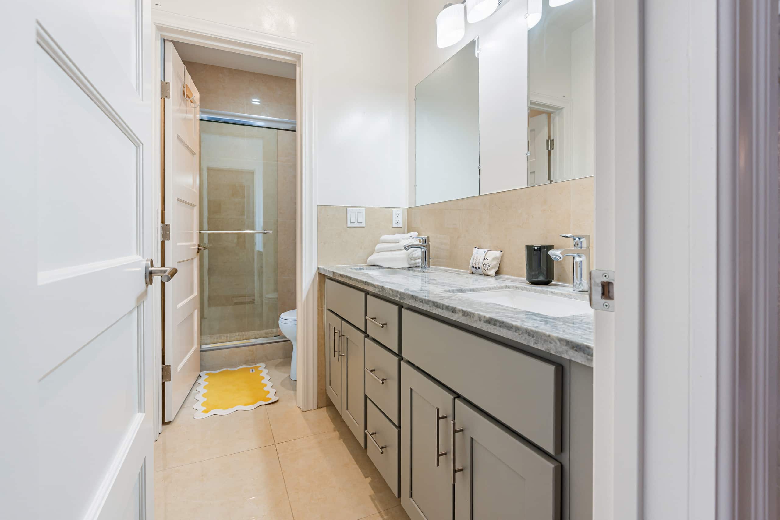 Home in San Francisco · ★5.0 · 4 bedrooms · 4 beds · 4.5 baths - Image 64