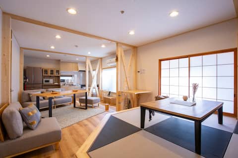 40 years old, renovated and modern, 20 mins walk from the station, a house near the local hot spring