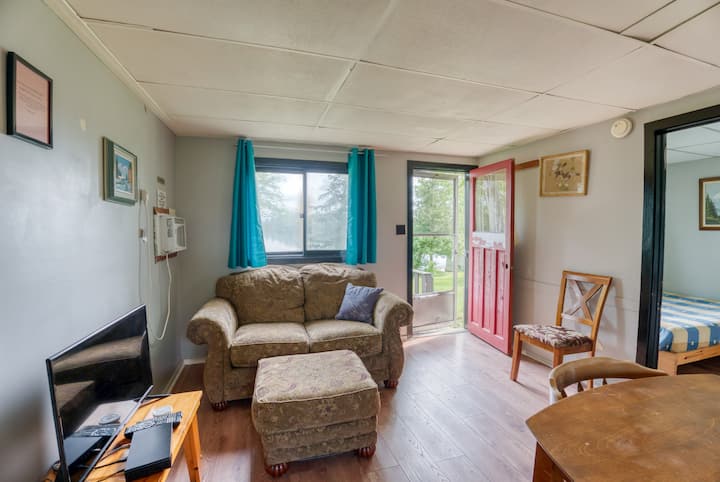 Serene 2br Lake Cottage Nestled In Nature - Kingston, Canadá