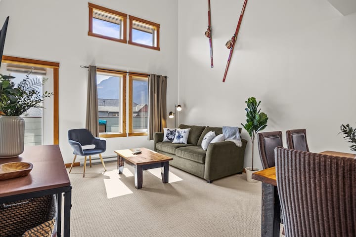 Penthouse Views, Pool + Hot Tubs, 2 Bed / 2 Bath - 坎莫爾
