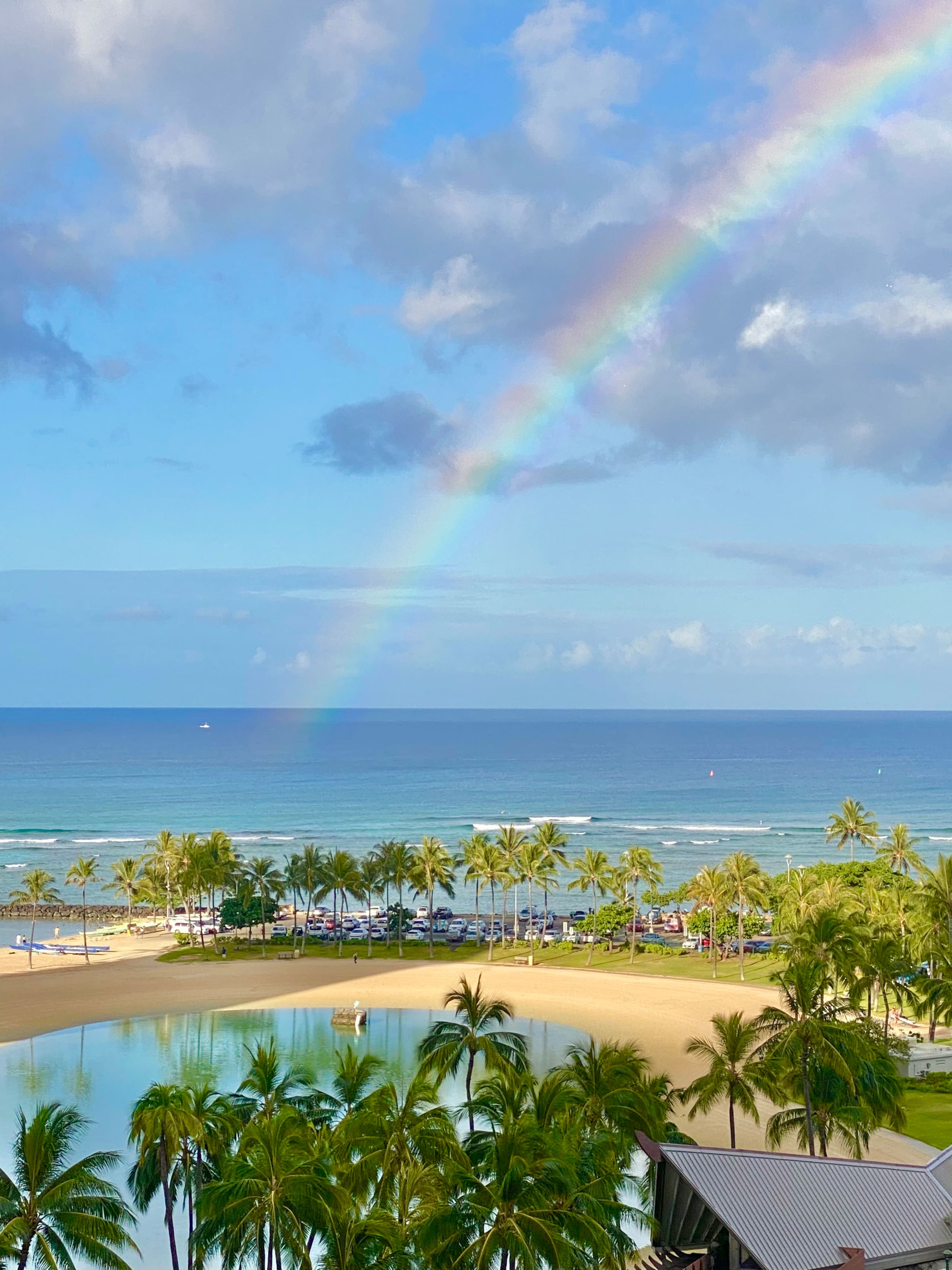 Condo in Honolulu · ★4.95 · 1 bedroom · 2 beds · 1 private bath - Image 41