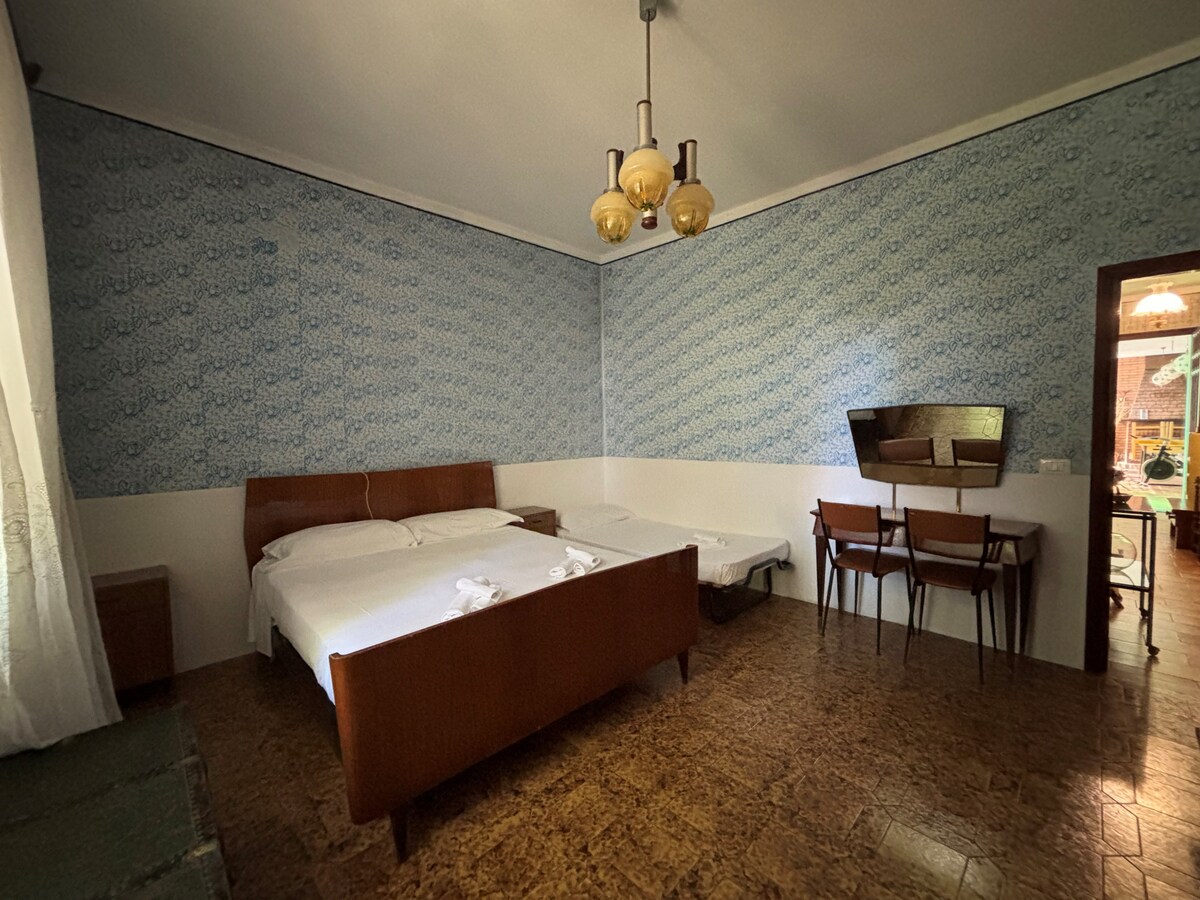 საძინებელი 1