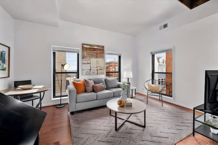 1br Condo Steps To The Monastery, Cafes, And More - Cincinnati, OH