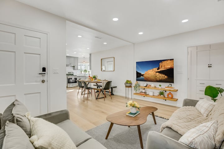 Enchanting Home In The Heart Of Azusa For Family! - Azusa, CA
