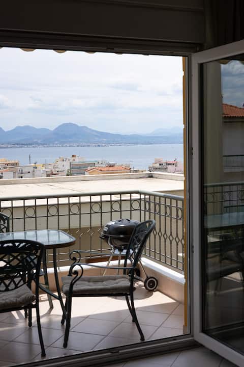 Loutraki Seaview Apt: 2BR, Terrace & BBQ I Beach