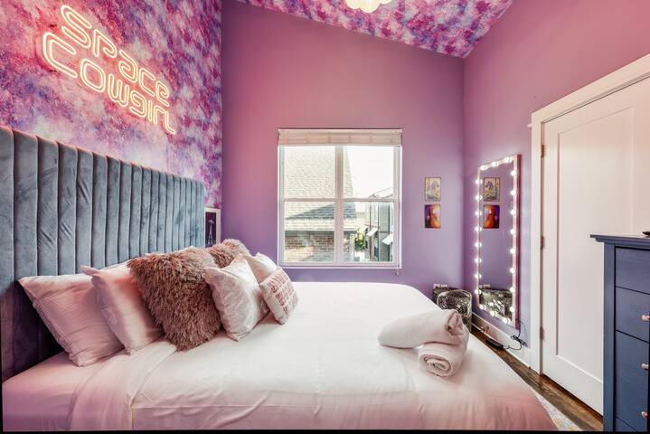 The Dolly Den! • Murals and Glam | Private Rooftop gallery image 5