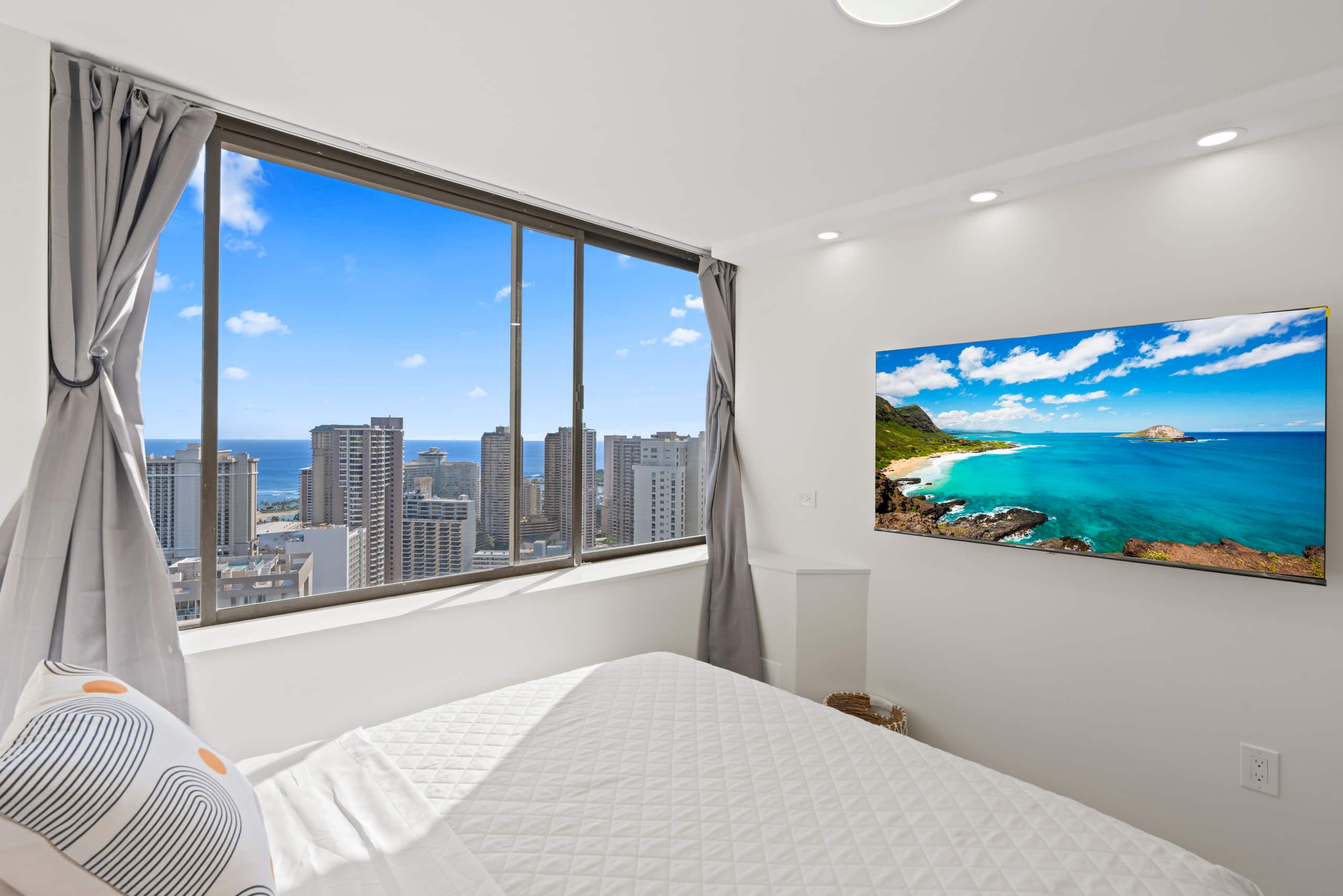 Only One In Waikiki Dual Private Penthouse 43 FL - Image 60