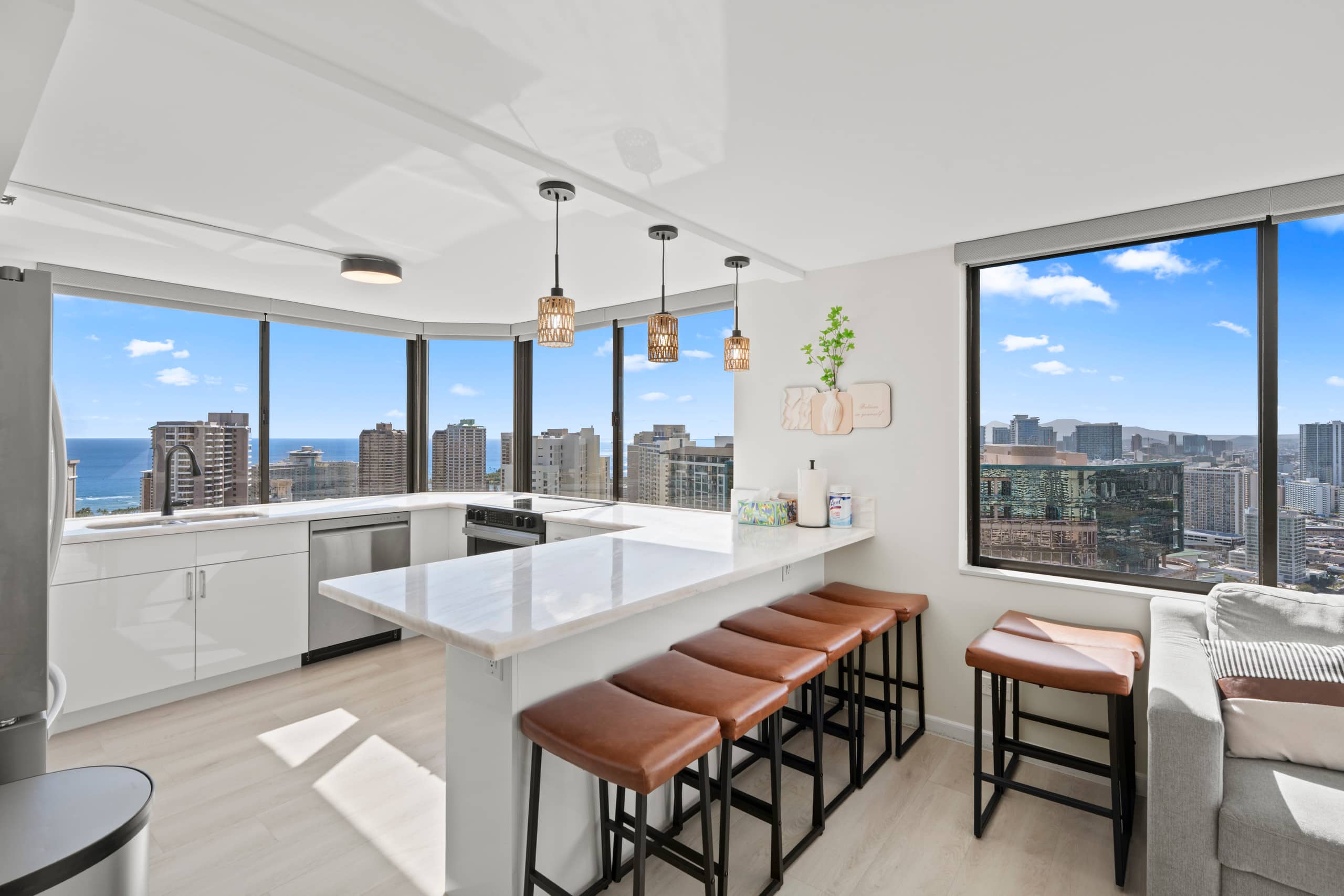 Only One In Waikiki Dual Private Penthouse 43 FL - Image 27