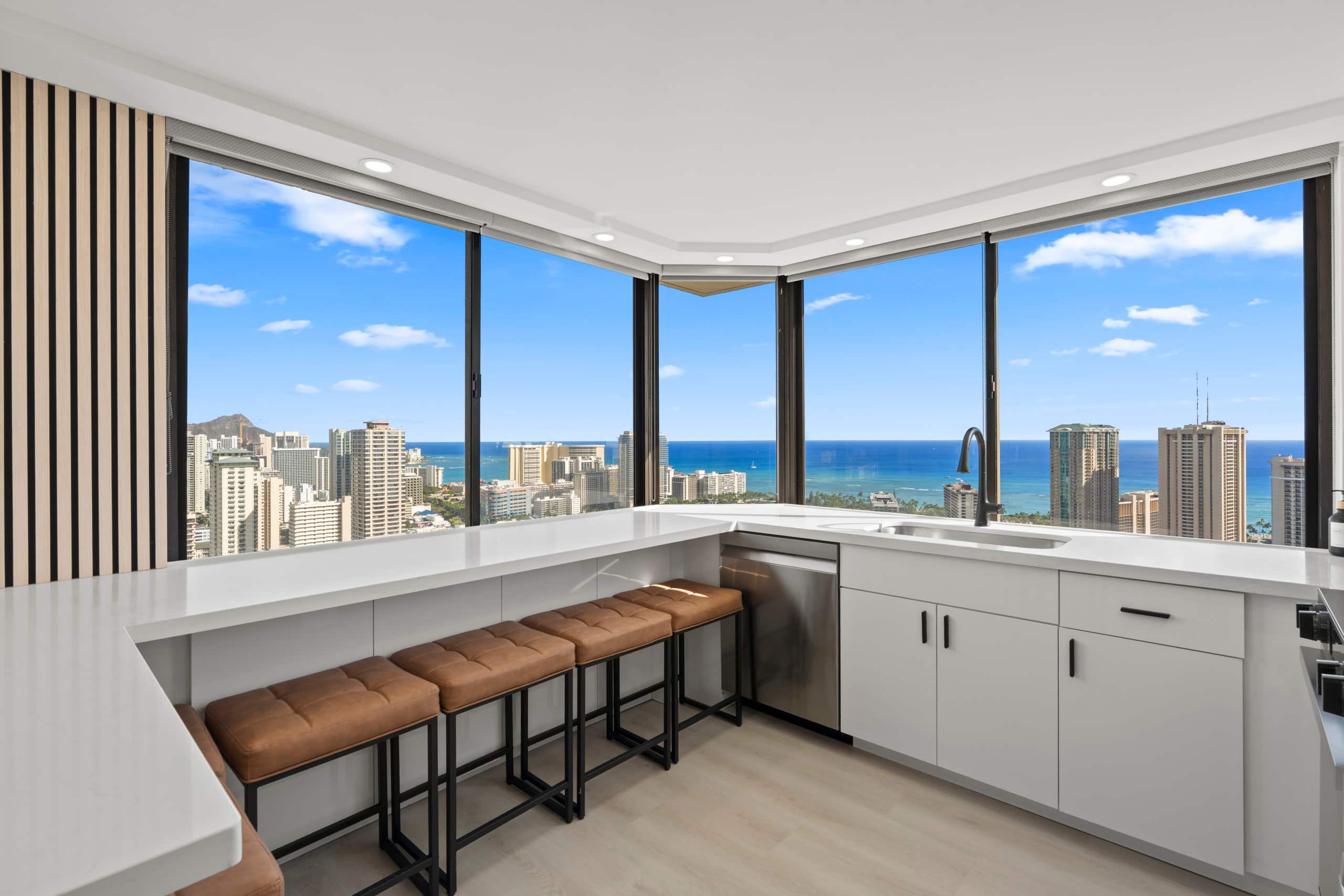 Only One In Waikiki Dual Private Penthouse 43 FL - Image 33