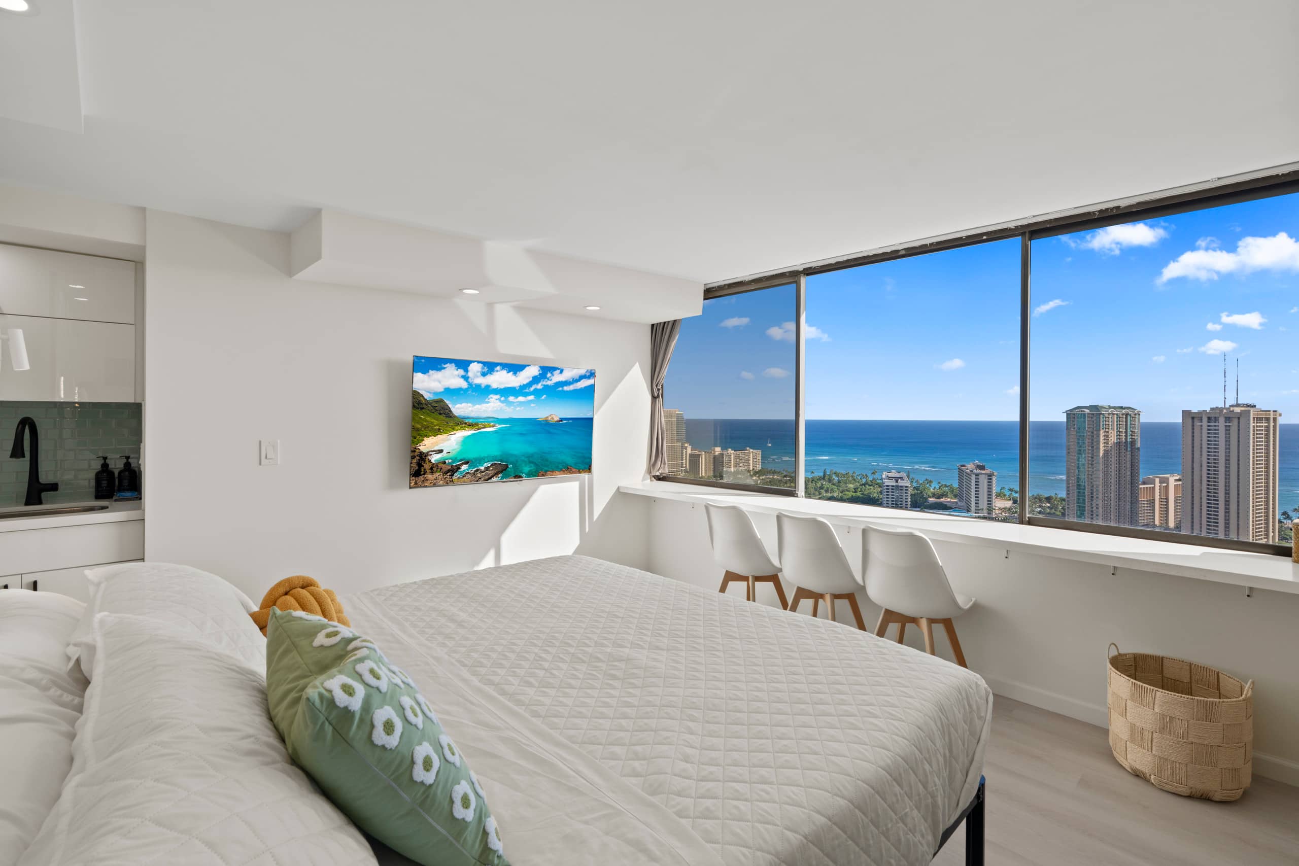 Only One In Waikiki Dual Private Penthouse 43 FL - Image 5
