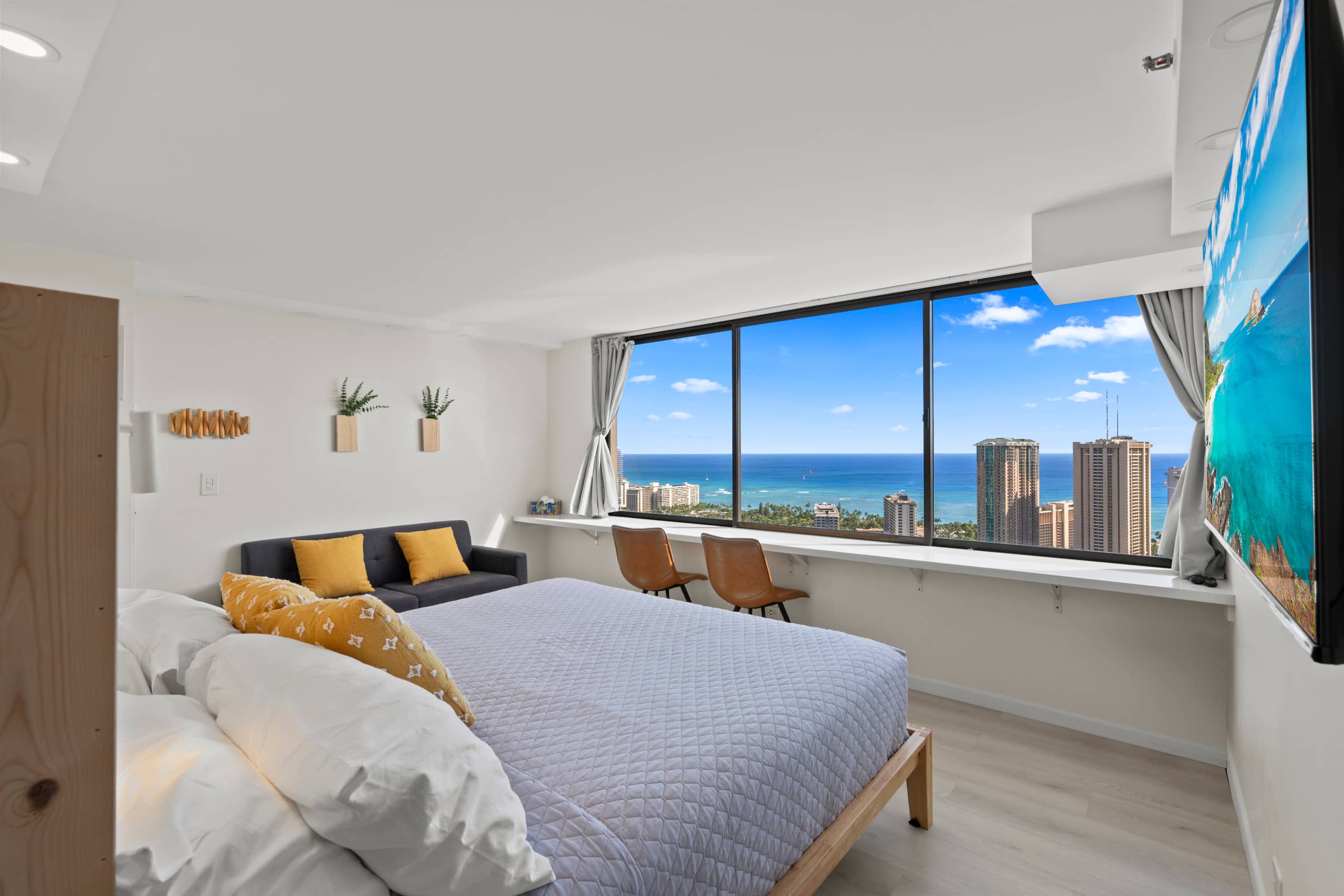 Only One In Waikiki Dual Private Penthouse 43 FL - Image 2