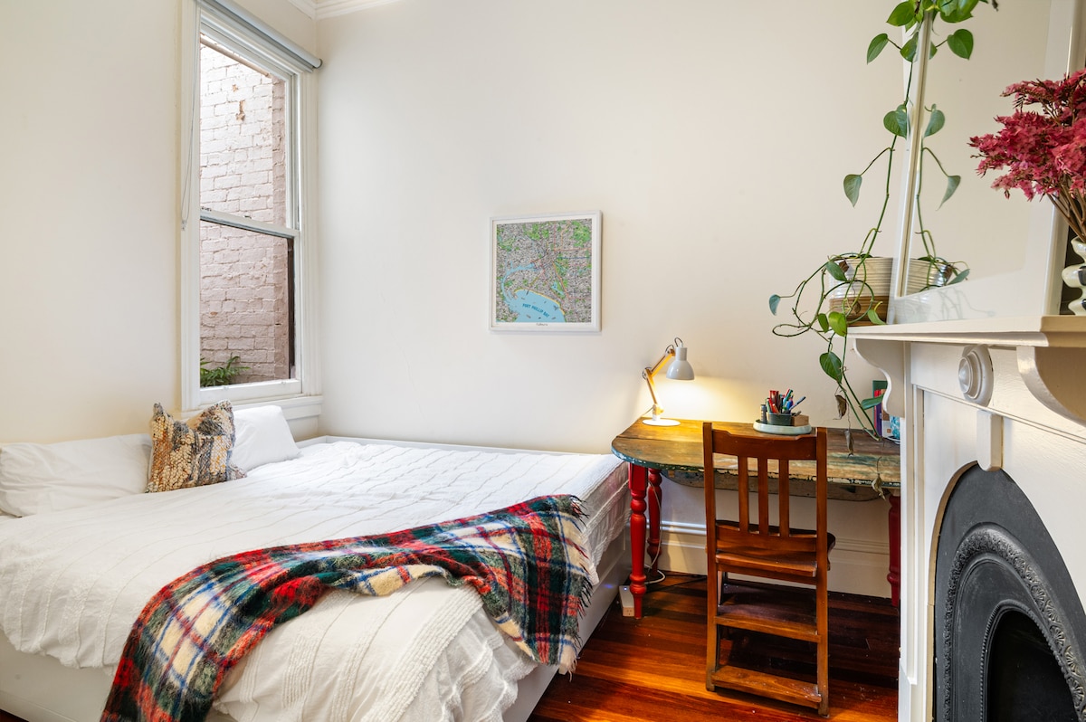 Sofa se sklapa u bračni krevet