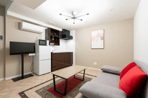 8-minute walk from the nearest station/Shinjuku station is also within walking distance/Maisonette/L