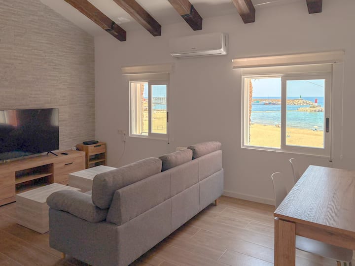 Stylish Seafront Apartment - Villajoyosa