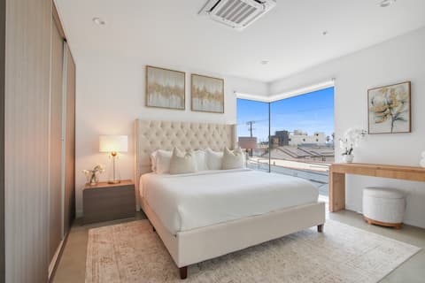 Elegant Apartment in Hollywood