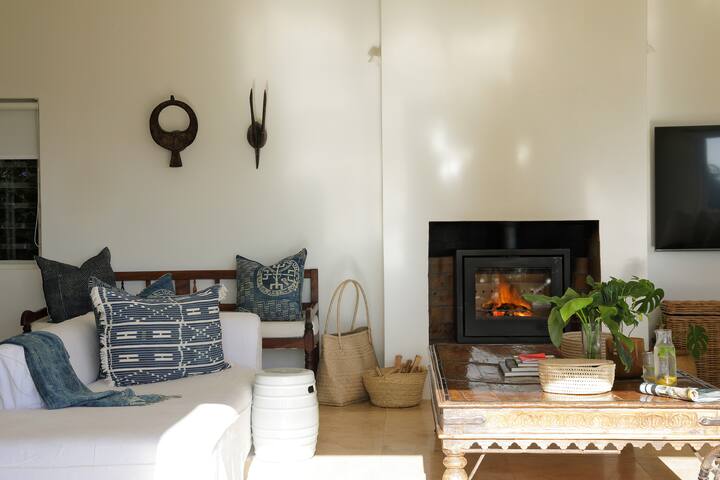 Free Daily Housekeeping • Panoramic Ocean Views gallery image 3