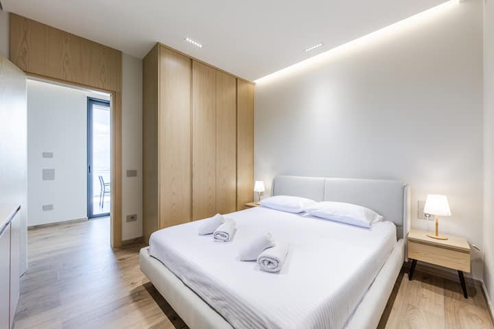 Chumba cha 4 cha kulala - chumba cha watu wawili (ghorofa ya kwanza)