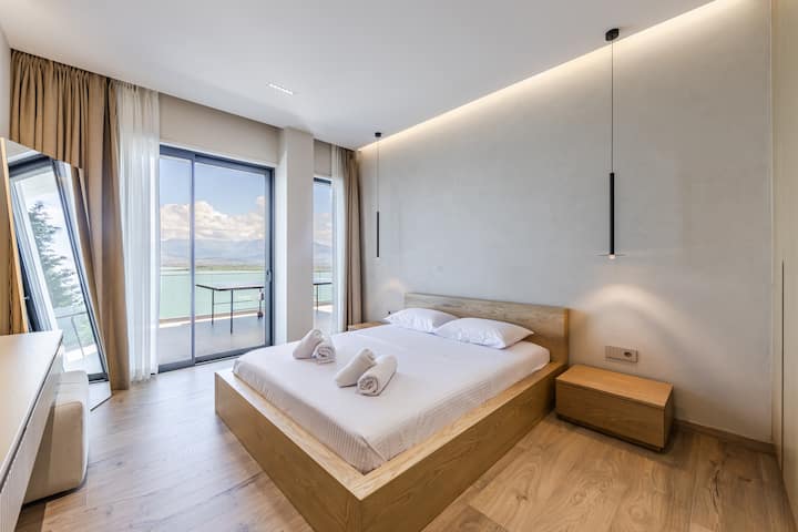 Chumba cha 3 cha kulala - chumba cha watu wawili (ghorofa ya pili)