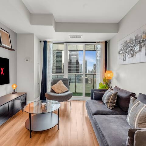 Skyline Views Downtown | CN Tower + Lakefront gallery image 2