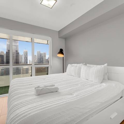 Skyline Views Downtown | CN Tower + Lakefront gallery image 5