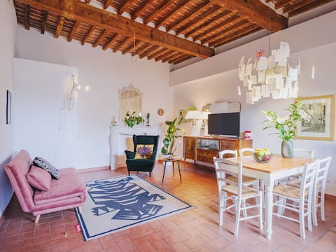 Top performing Airbnb: Casa Aida Luxury Apartment in the Heart of Lucca in Lucca