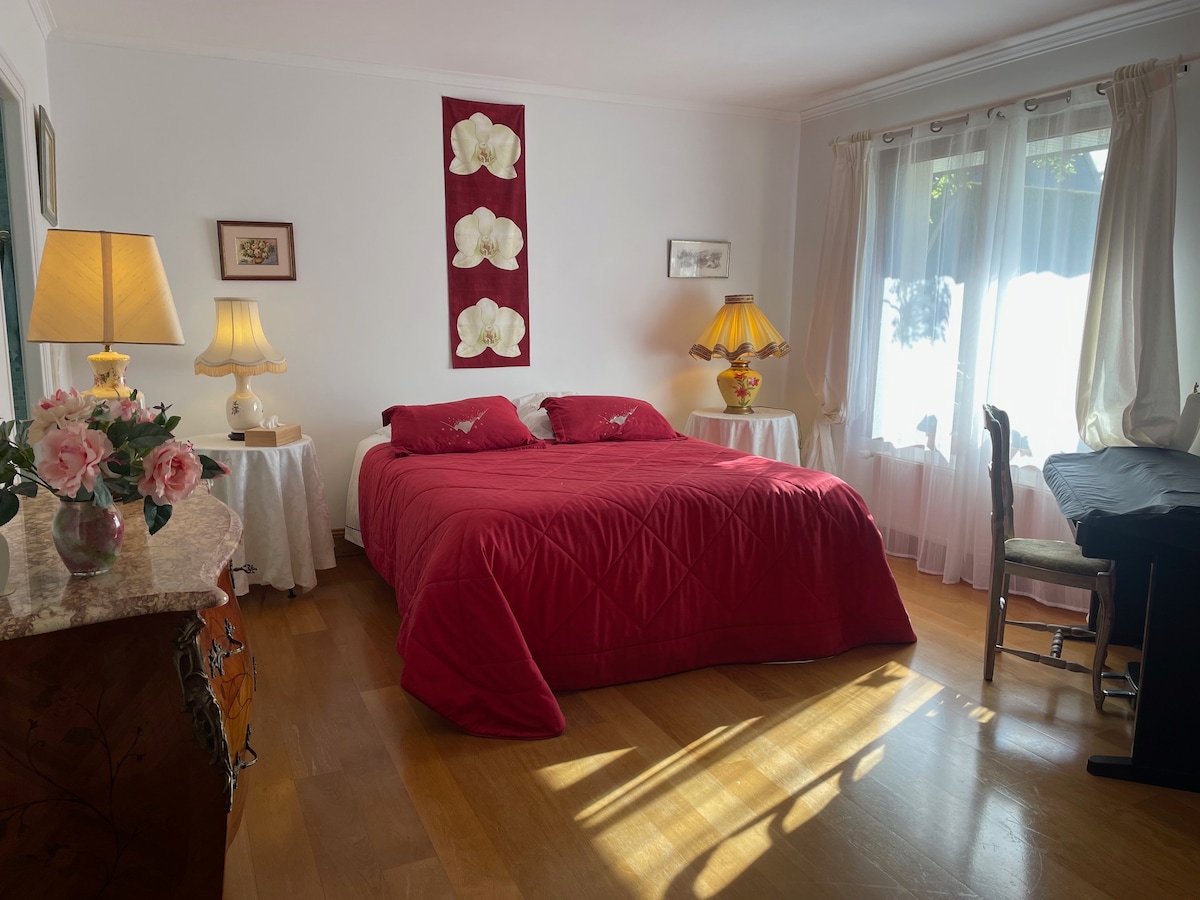 יחידת הורים 25 מ"ר עם מיטה אחת 160*200 ס"מ