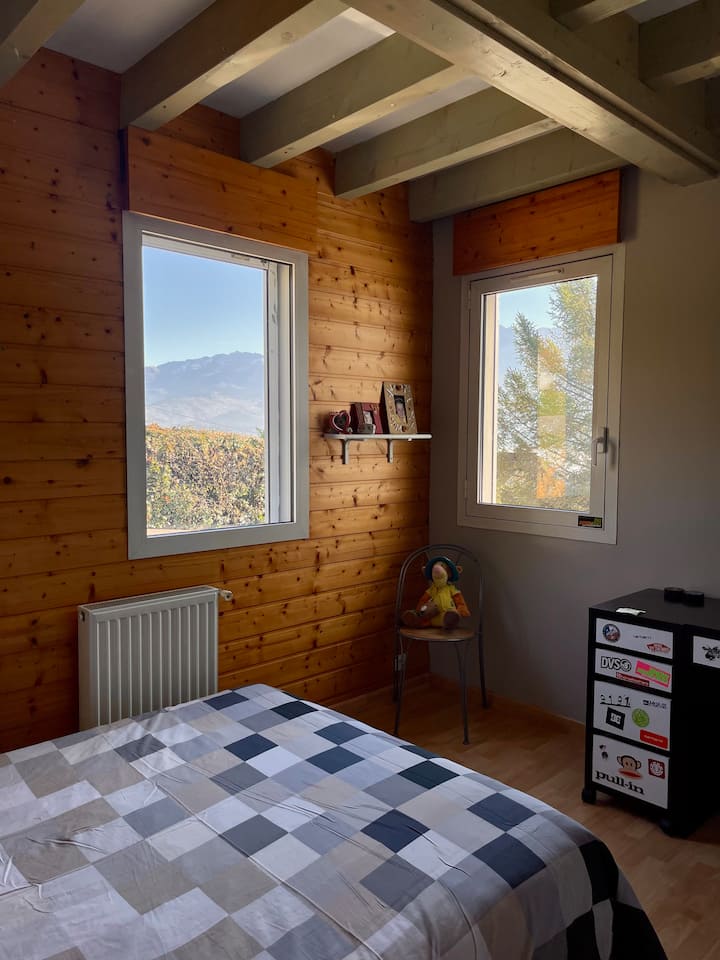 Schlafzimmer 1