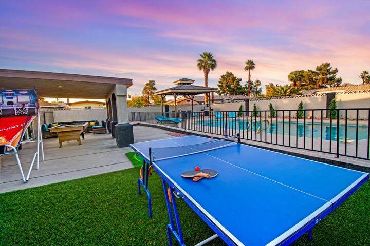 Aurora Oasis | Olimpic Pool/Diving Board /Bbq gallery image 5