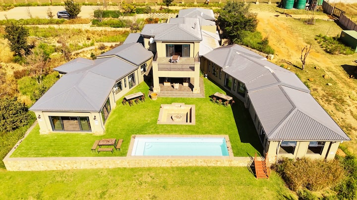 Stones Throw Manor - Krugersdorp